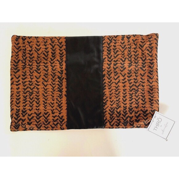 THRO Marlo Lorenz Tribal Denali Band Faux Leather/Linen Pillow Case Sham 12 x 20 - Picture 1 of 3